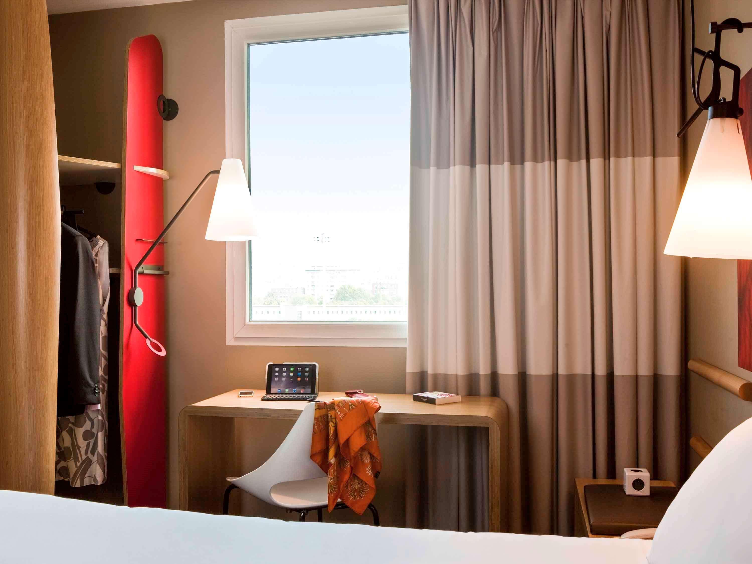 Ibis Paris Porte De Clichy Centre Eksteriør bilde