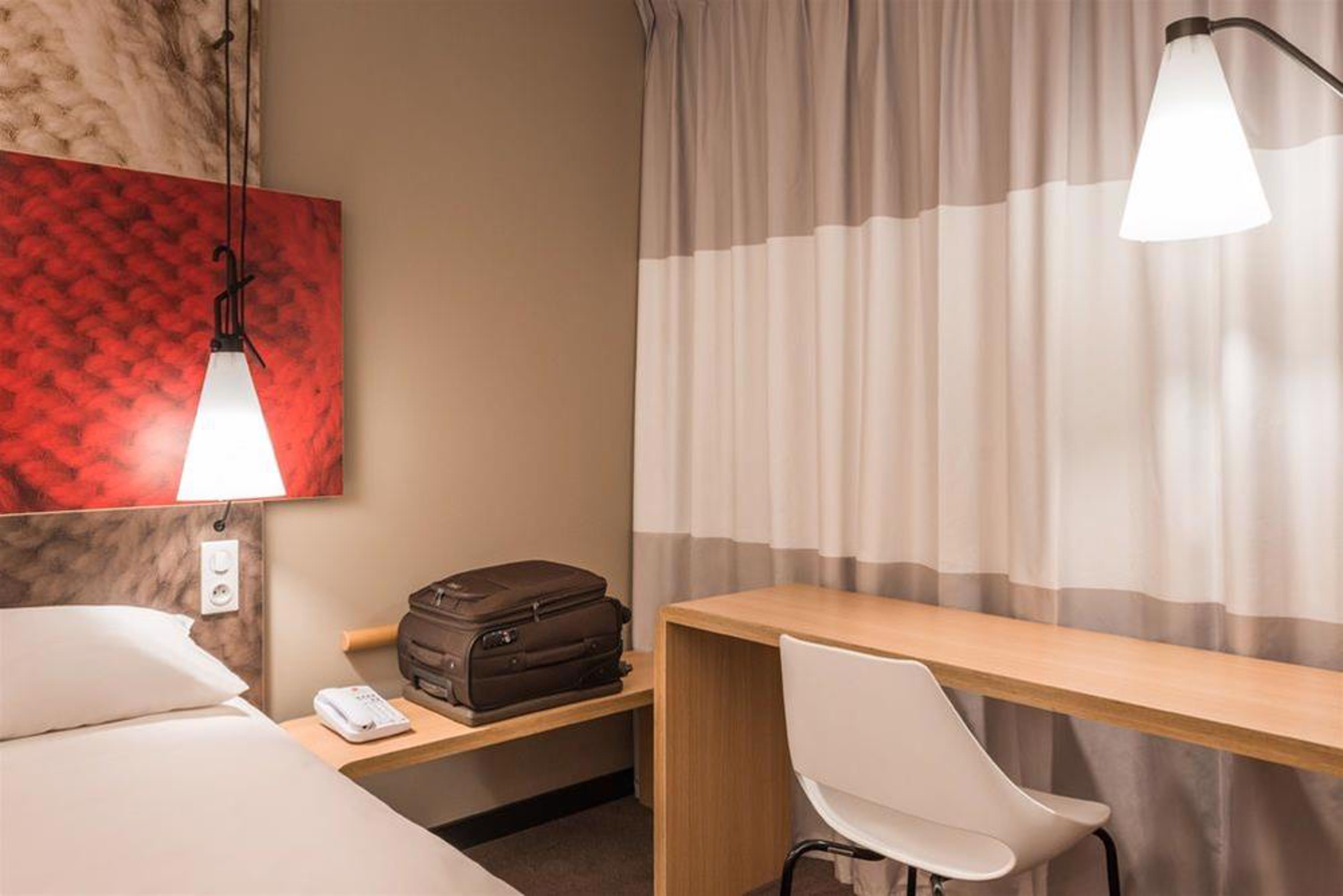 Ibis Paris Porte De Clichy Centre Eksteriør bilde
