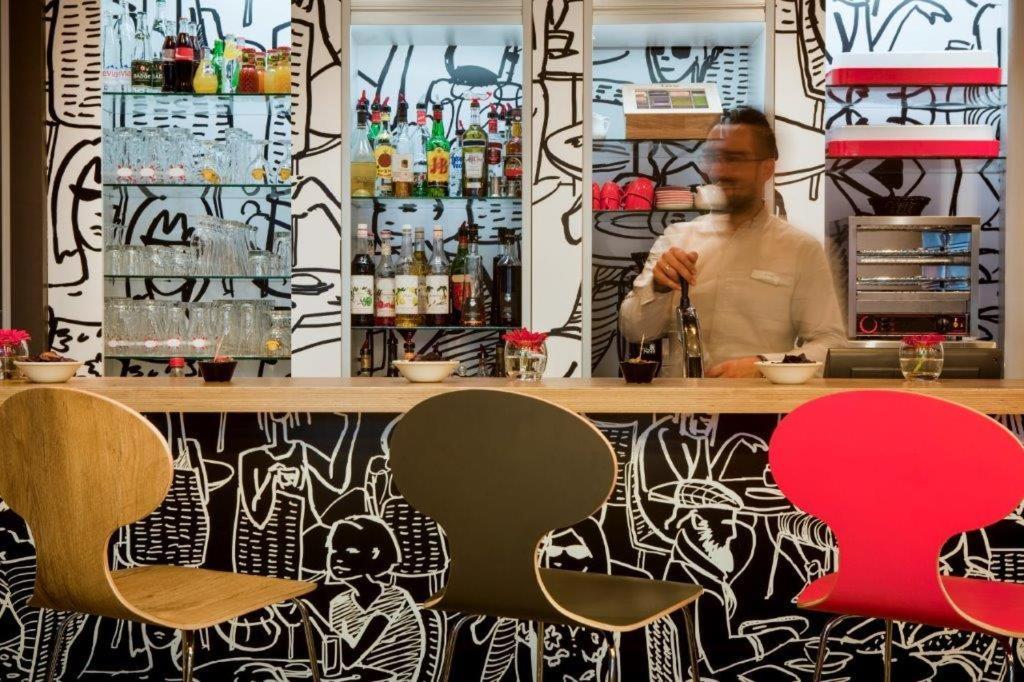 Ibis Paris Porte De Clichy Centre Eksteriør bilde